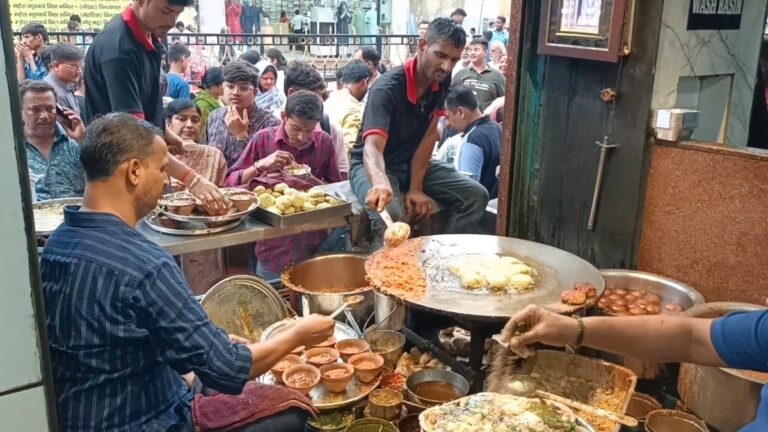 अंबानी के मेहमान 'काशी चाट भंडार' का चखेंगे स्वाद, अनंत-राधिका की शादी में लगेगा स्टॉल