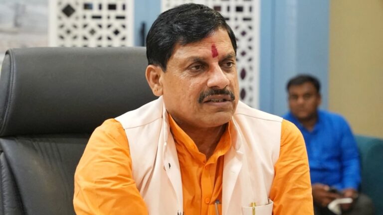 MP News: गुरु पूर्णिमा पर सभी स्कूलों में 2 दिन तक मनाया जाएगा उत्सव, कांग्रेस बोली- 'दूसरे धर्म के बच्चे...'