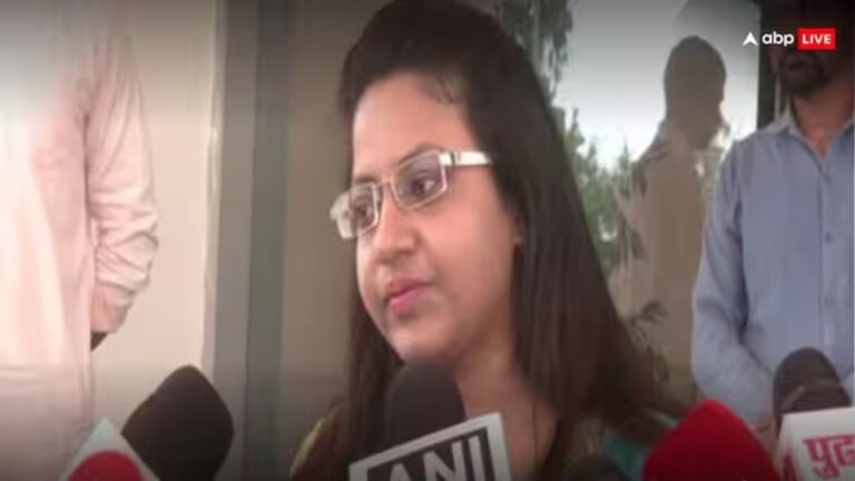 Pune IAS Pooja Khedkar: फेक सर्टिफिकेट मामले पर IAS पूजा खेडकर के पिता की पहली प्रतिक्रिया, 'कुछ भी गैरकानूनी...'