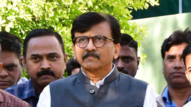 महाराष्ट्र में लाडला भाई योजना पर संजय राउत बोले, 'वोट खरीदने के लिए...'