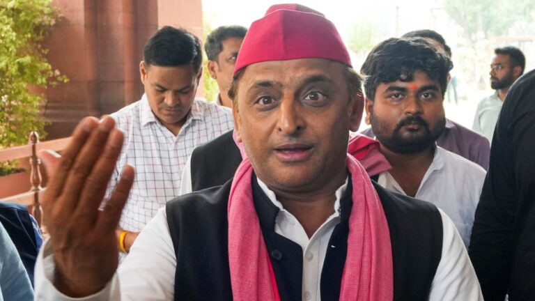 'जब तक BJP है तब तक...', गुजरात में नौकरी के लिए उमड़ी भीड़ के वीडियो पर अखिलेश यादव का बड़ा दावा