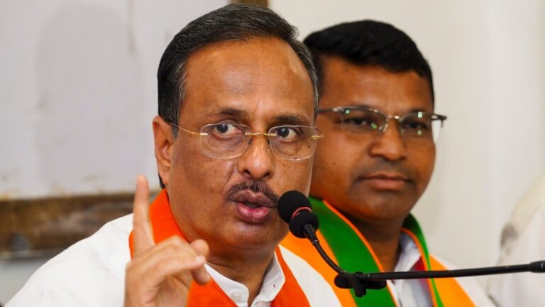 UP Politics: 'BJP सरकार में शरीयत नहीं संविधान से चलता है देश, कोर्ट का फैसला सर्वमान्य'- पूर्व डिप्टी सीएम दिनेश शर्मा