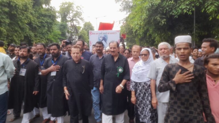 Muharram 2024: इमाम हुसैन की शहादत को किया गया याद, मातम के दौरान लहू लुहान हुए इमाम हुसैन के अकीकतमंद