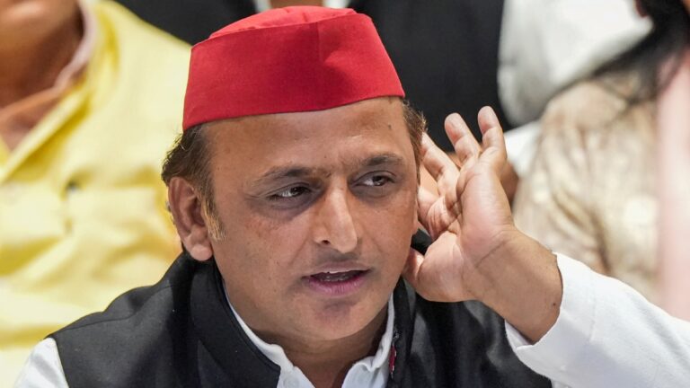 कांग्रेस को 'भस्मासुर' बातकर अखिलेश यादव को दी नसीहत, इस नेता ने सपा मुखिया को किया सावधान
