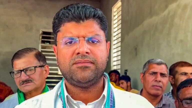 राज्यसभा उपचुनाव पर दुष्यंत चौटाला का बड़ा बयान, 'हुड्डा साहब खुद नॉमिनेशन भर लें...'