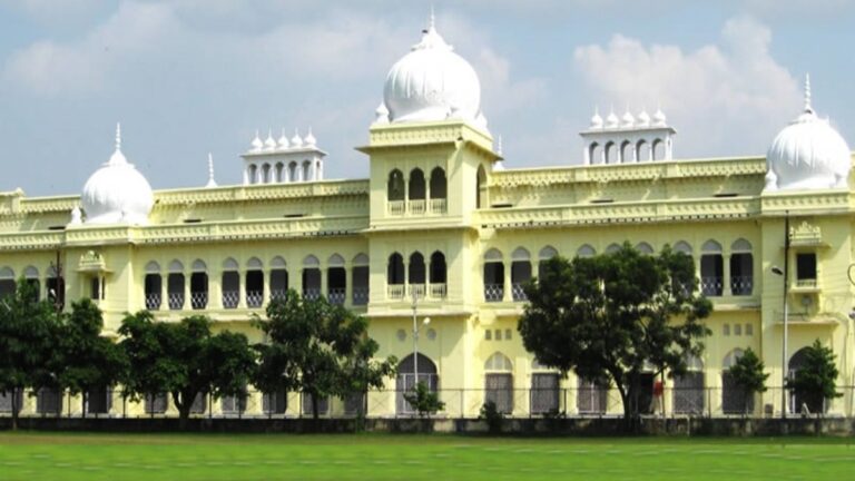 लखनऊ विश्वविद्यालय अब तैयार करेगा कई विषय की हिंदी भाषा में किताबें, 17 किताबों का पहले कर चुका है अनुवाद