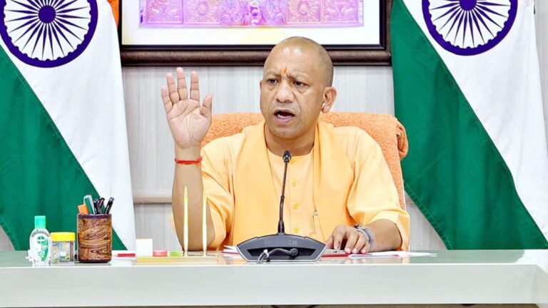 UP Flood: यूपी में बाढ़ पीड़ितों को लेकर CM योगी के सख्त निर्देश, '24 घंटों में मिले सहायता'