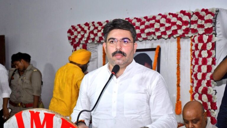 अवैध बूचड़खाने को लेकर CM योगी के विधायक सख्त, सपा बोली- 'सांप्रदायिक सौहार्द की नहीं जानकारी'