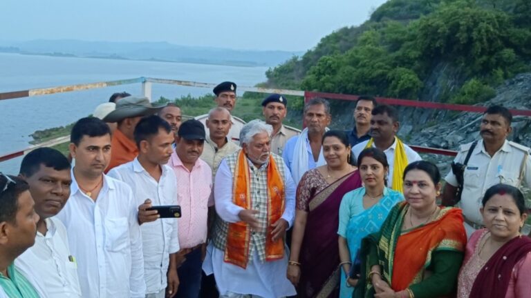 Nawada News: फुलवरिया डैम के सौंदर्य को देख मोहित हुए मंत्री प्रेम कुमार, बोले- 'पर्यटन स्थल के रूप में होगा विकसित'