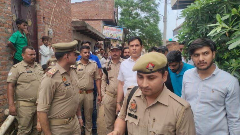 UP Politics: हिंदू परिवार के पलायन का दबाव बनाने वालों पर BJP बोले- 'शांति से रहें, आंख उठाने वाले...'