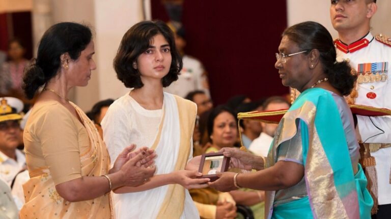 'बेटा शहीद हो गया, सब कुछ बहू लेकर चली गई', कैप्टन अंशुमान सिंह के माता-पिता का छलका दर्द, लगाए गंभीर आरोप