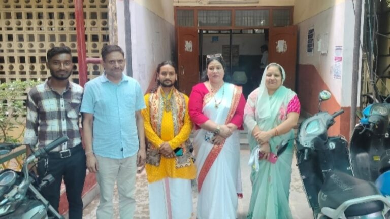 Agra Jama Masjid Case: जामा मस्जिद की सीढ़ियों में श्रीकृष्ण के विग्रह होने का दावा, फिर से दायर की गई याचिका