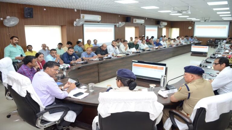 Kota News: ड्यूटी में लापरवाह करने वाले कर्मचारियों के खिलाफ होगा सख्त एक्शन, समीक्षा बैठक में प्रभारी सचिव की दो टूक