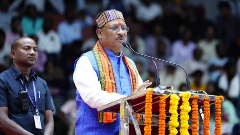 Chhattisgarh News: विष्णु देव साय सरकार ने दी मितानिनों को बड़ी सौगात, एक क्लिक से भेजे गए इतने करोड़ रुपये