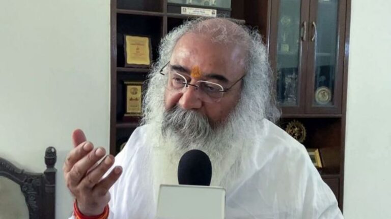 'किसी का नाम “टीपू” हो तो…?' आचार्य प्रमोद कृष्णम ने अखिलेश यादव पर साधा निशाना