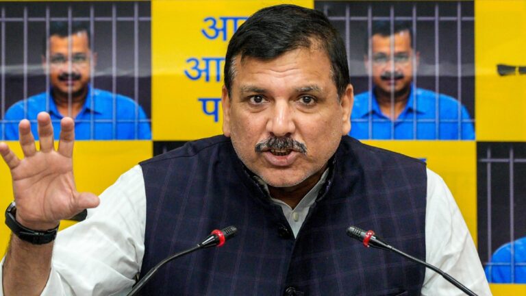 सुप्रीम कोर्ट से अरविंद केजरीवाल को जमानत मिलने पर संजय सिंह की पहली प्रतिक्रिया, '...कब तक कैद में रखोगे?'