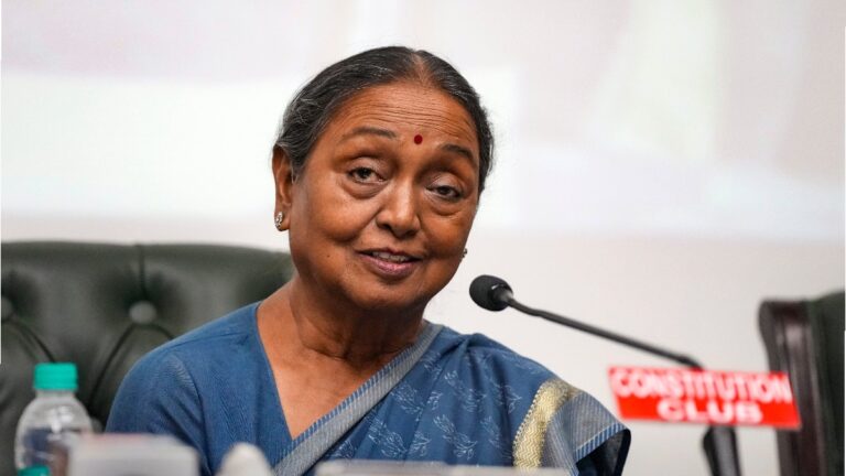 Bihar Politics: 'सरकार में रहते हुए विशेष राज्य के लिए गिड़गिड़ा रहे हैं', नीतीश कुमार पर कांग्रेस नेत्री का तंज